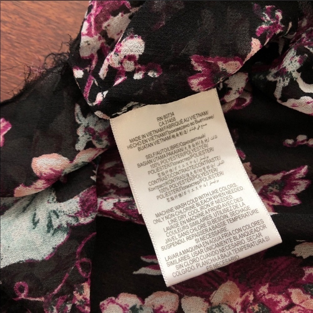 Bcbgeneration plum floral half button up top XS - Picture 11 of 11